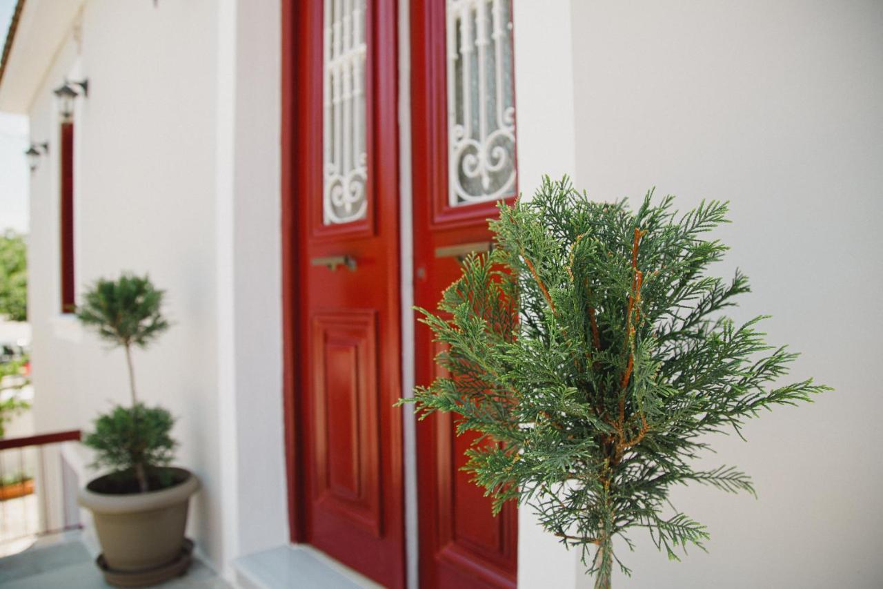 Rooms In Yard Corinth Екстер'єр фото