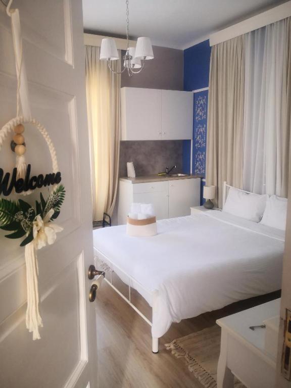Rooms In Yard Corinth Екстер'єр фото