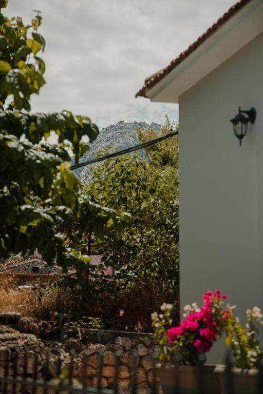 Rooms In Yard Corinth Екстер'єр фото