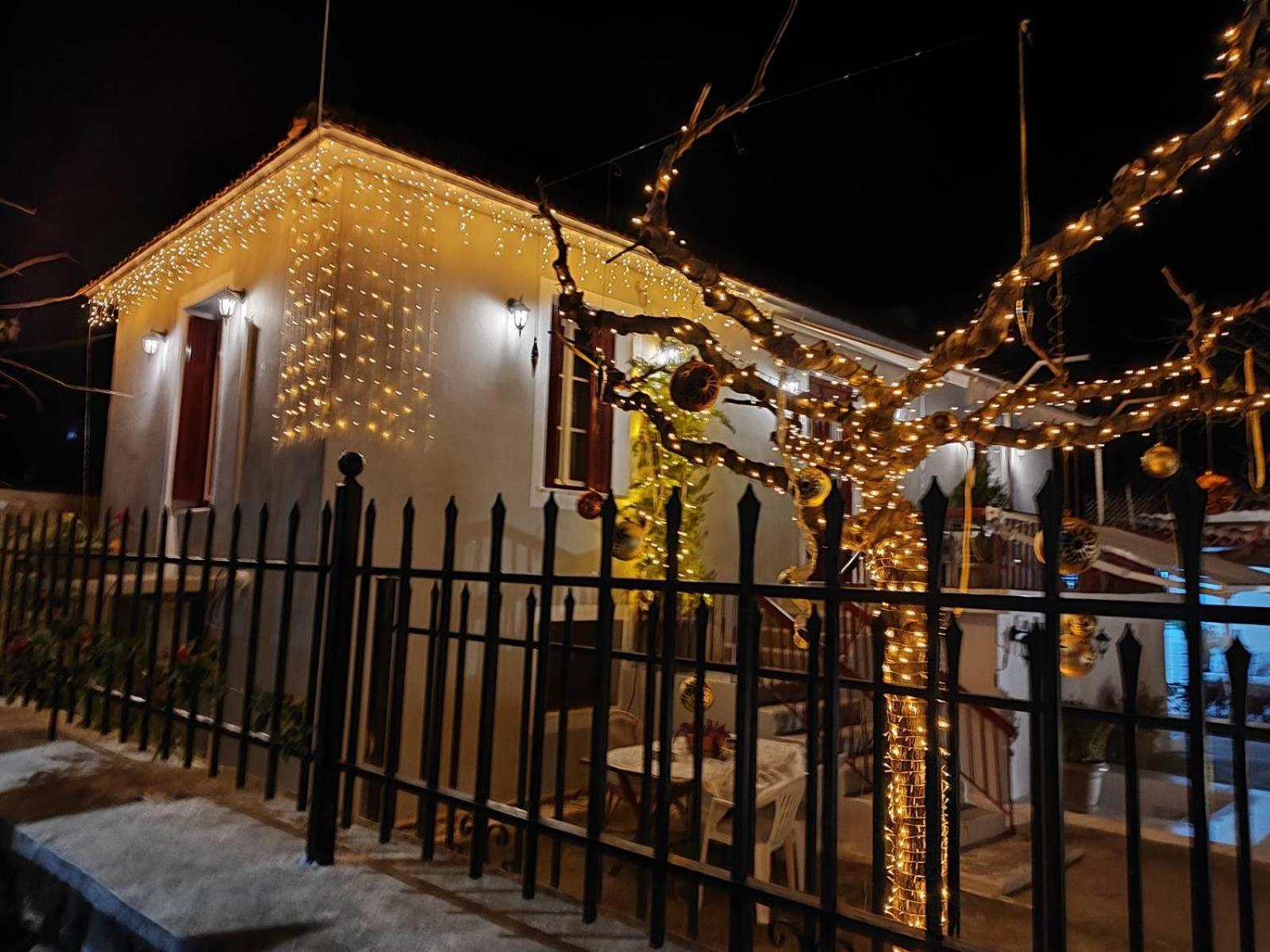 Rooms In Yard Corinth Екстер'єр фото